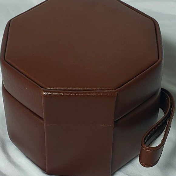 VINTAGE WOLF DESIGNS BROWN OCTAGON LEATHER TRAVEL JEWWLRY CASE-NEW - Picture 4 of 8
